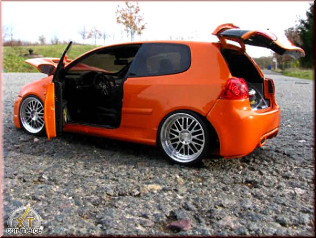 Volkswagen Golf GTI tuning jantes alu 18 pouces kit carrosserie 1/18 Norev
