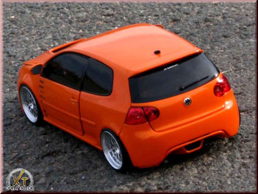 Volkswagen Golf GTI tuning jantes alu 18 pouces kit carrosserie 1/18 Norev