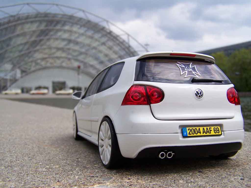 Volkswagen Golf GTI wit jantes audi 18 pouces 1/18 Norev
