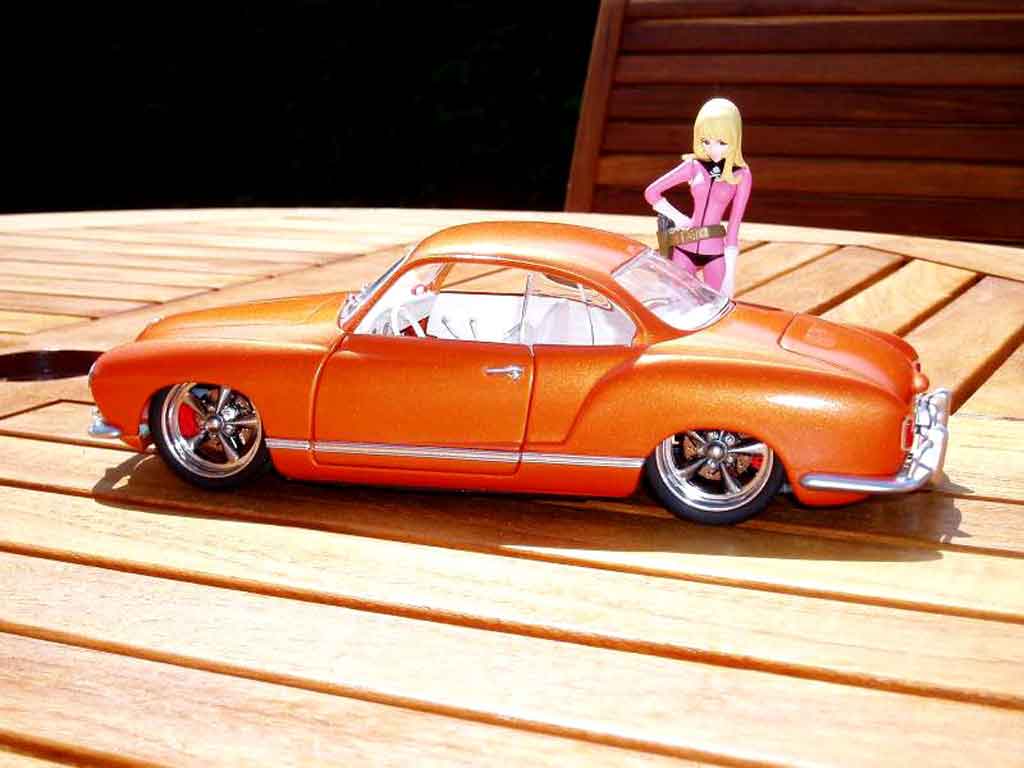 Volkswagen Karmann Base oranje pulp 1/18 Solido