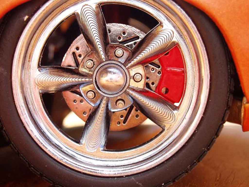 Volkswagen Karmann Base oranje pulp 1/18 Solido