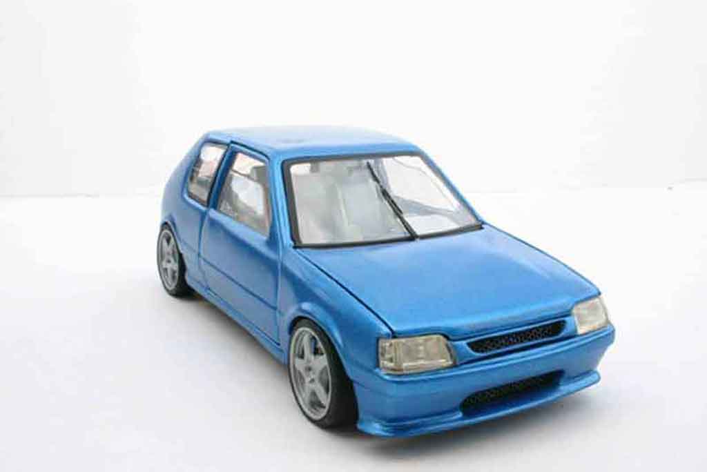 Peugeot 205 GTI 1/18 Solido GTI blauw tuning modelauto