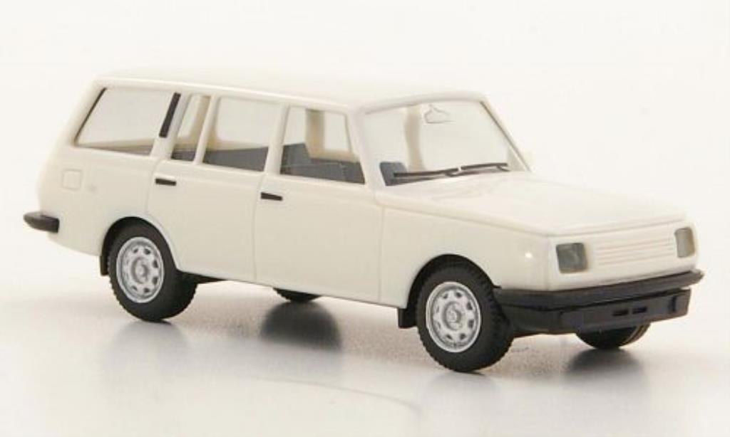 Wartburg 353 1/87 Herpa Tourist wit 1985 modelauto