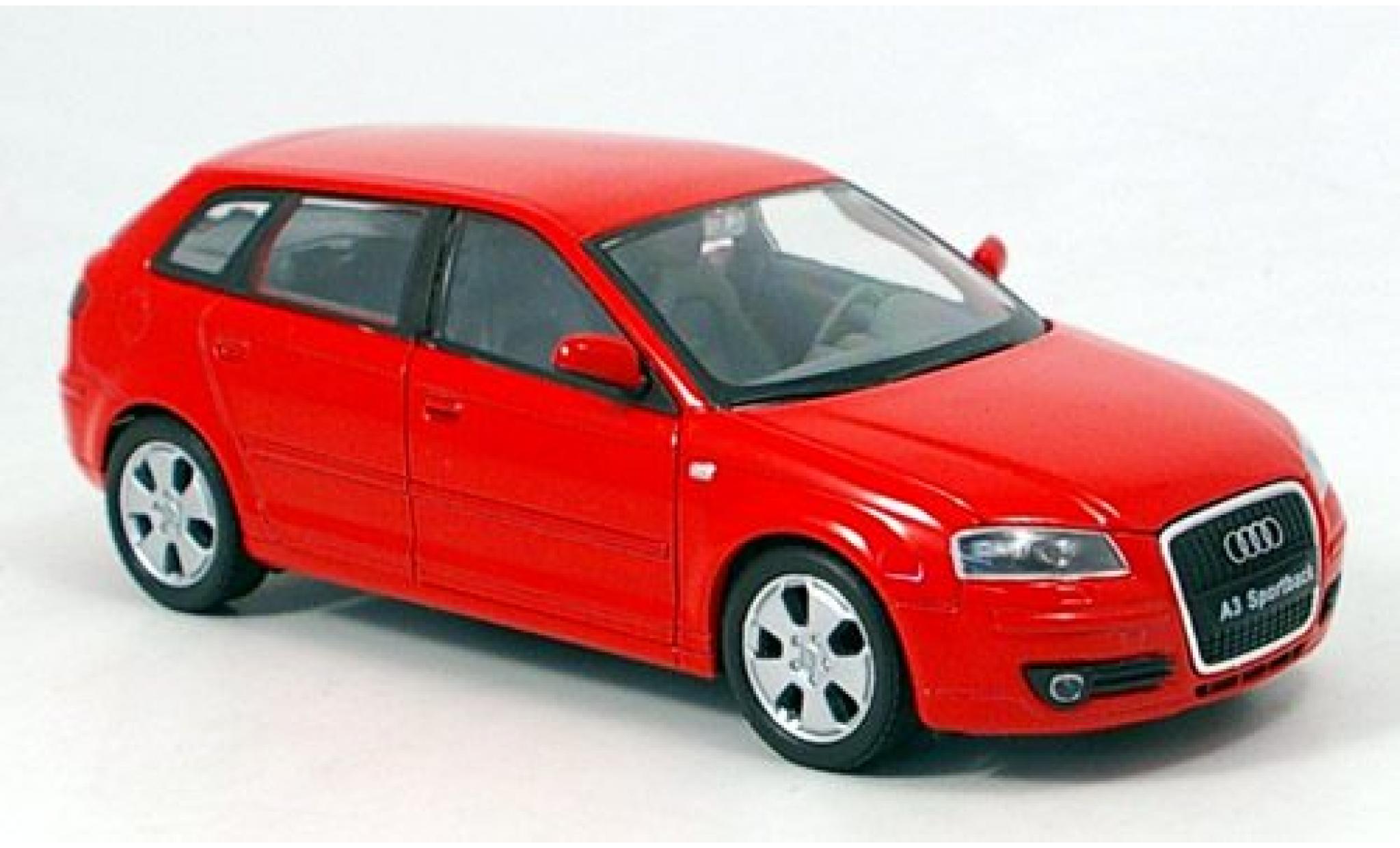 Audi A3 1/24 Welly Sportback rood 1:24 modelauto