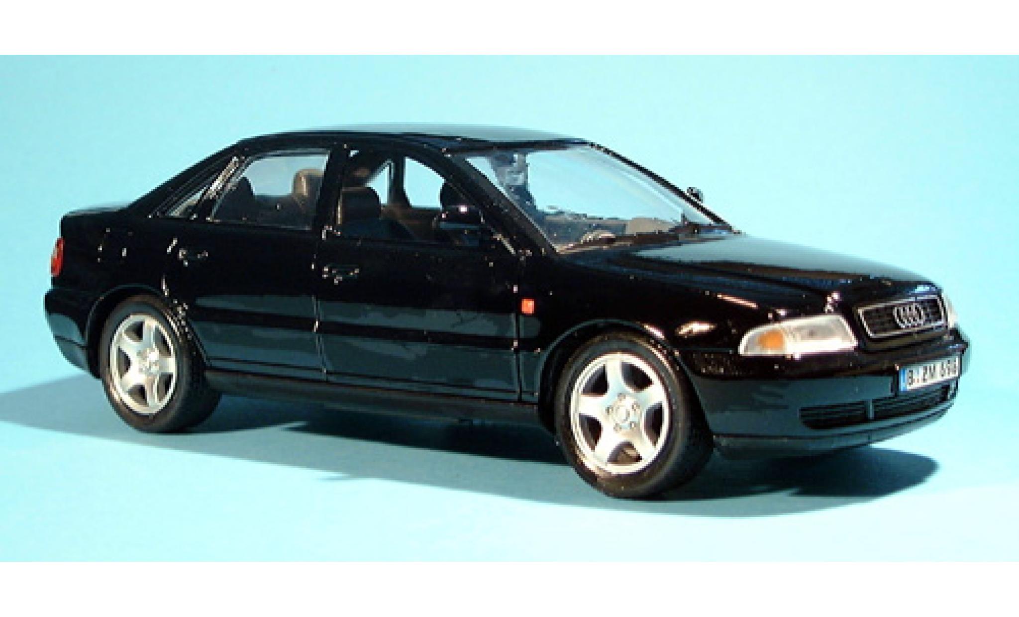 Audi A4 1/24 Welly zwart 1:24 modelauto