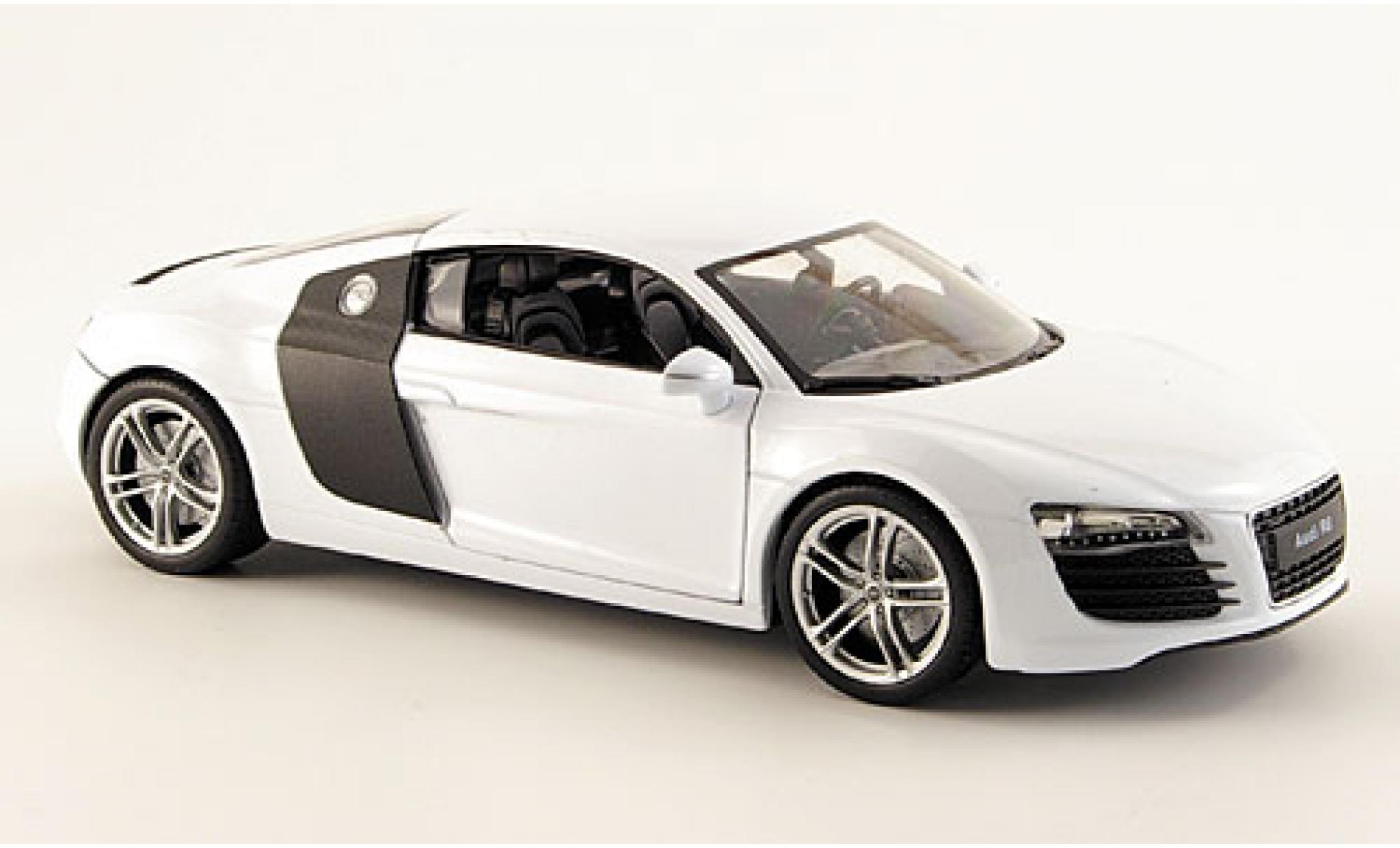 Audi R8 1/24 Welly wit 1:24 modelauto