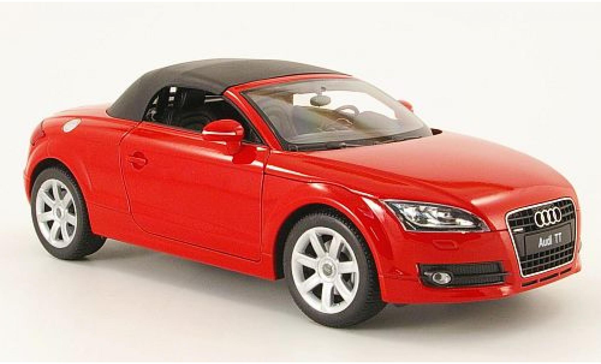 Audi TT 1/18 Welly Roadster rood geschlossen 1:18 modelauto