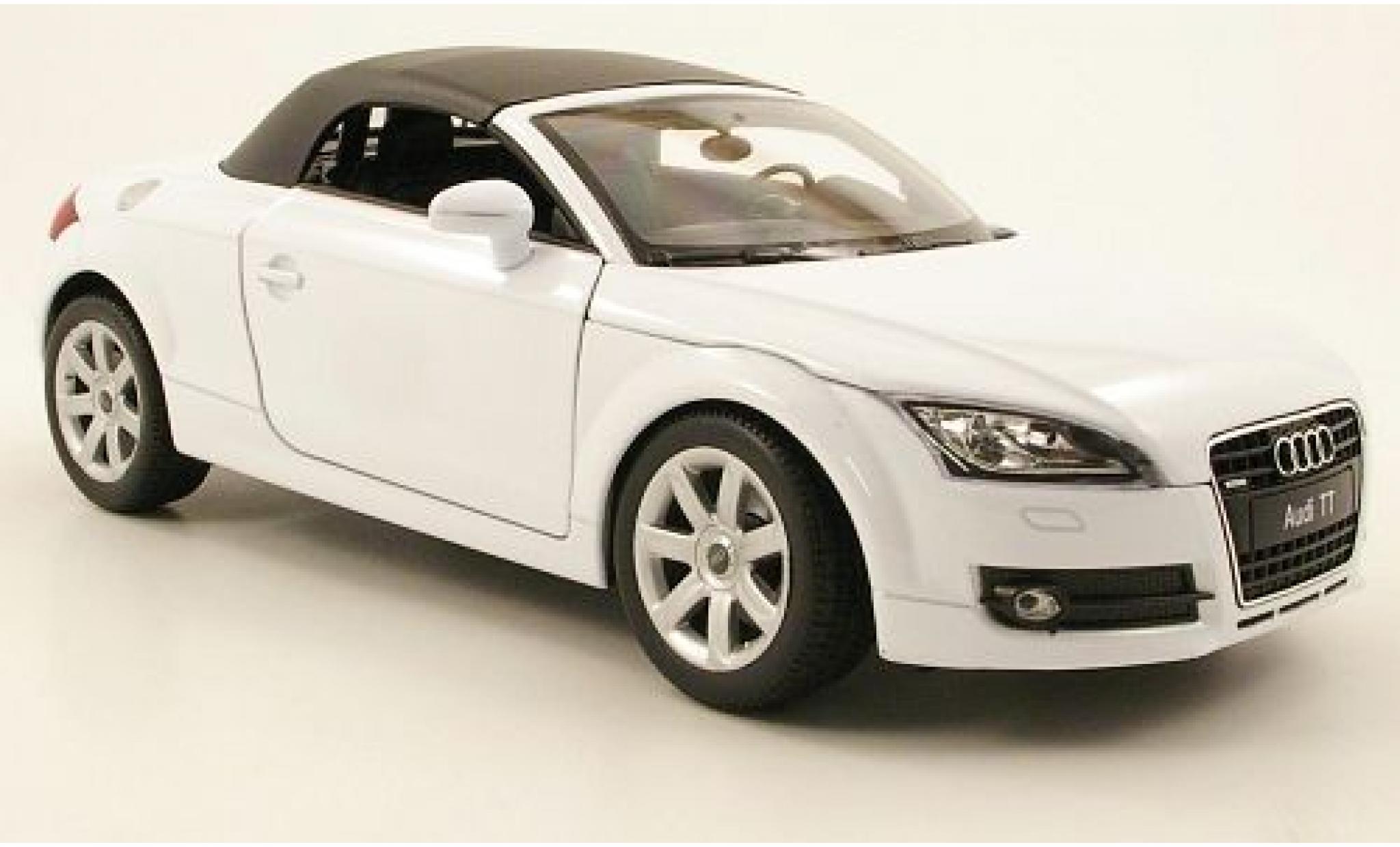 Audi TT 1/18 Welly Roadster wit geschlossen 1:18 modelauto