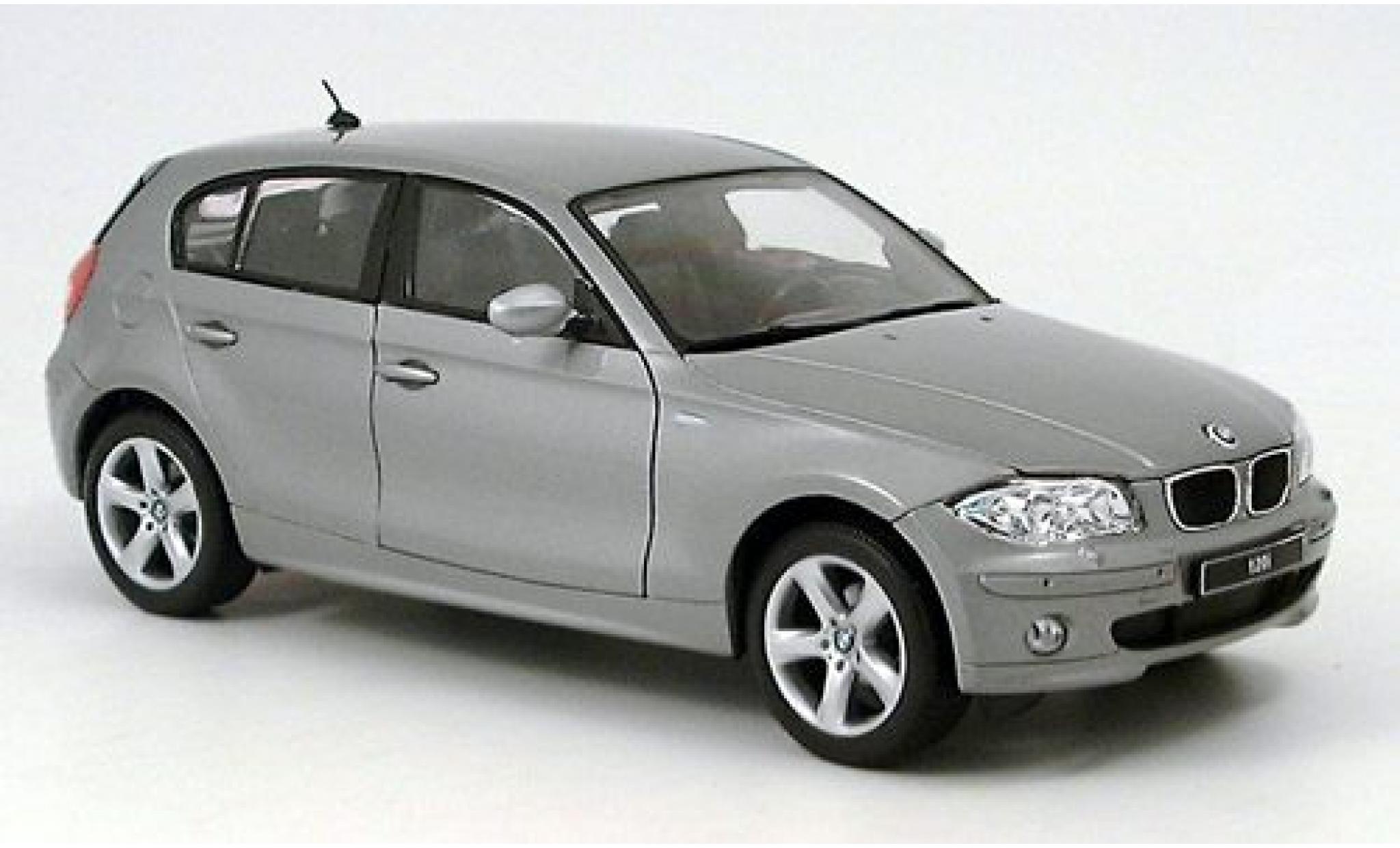 Bmw 120 1/18 Welly i grijs 1:18 modelauto