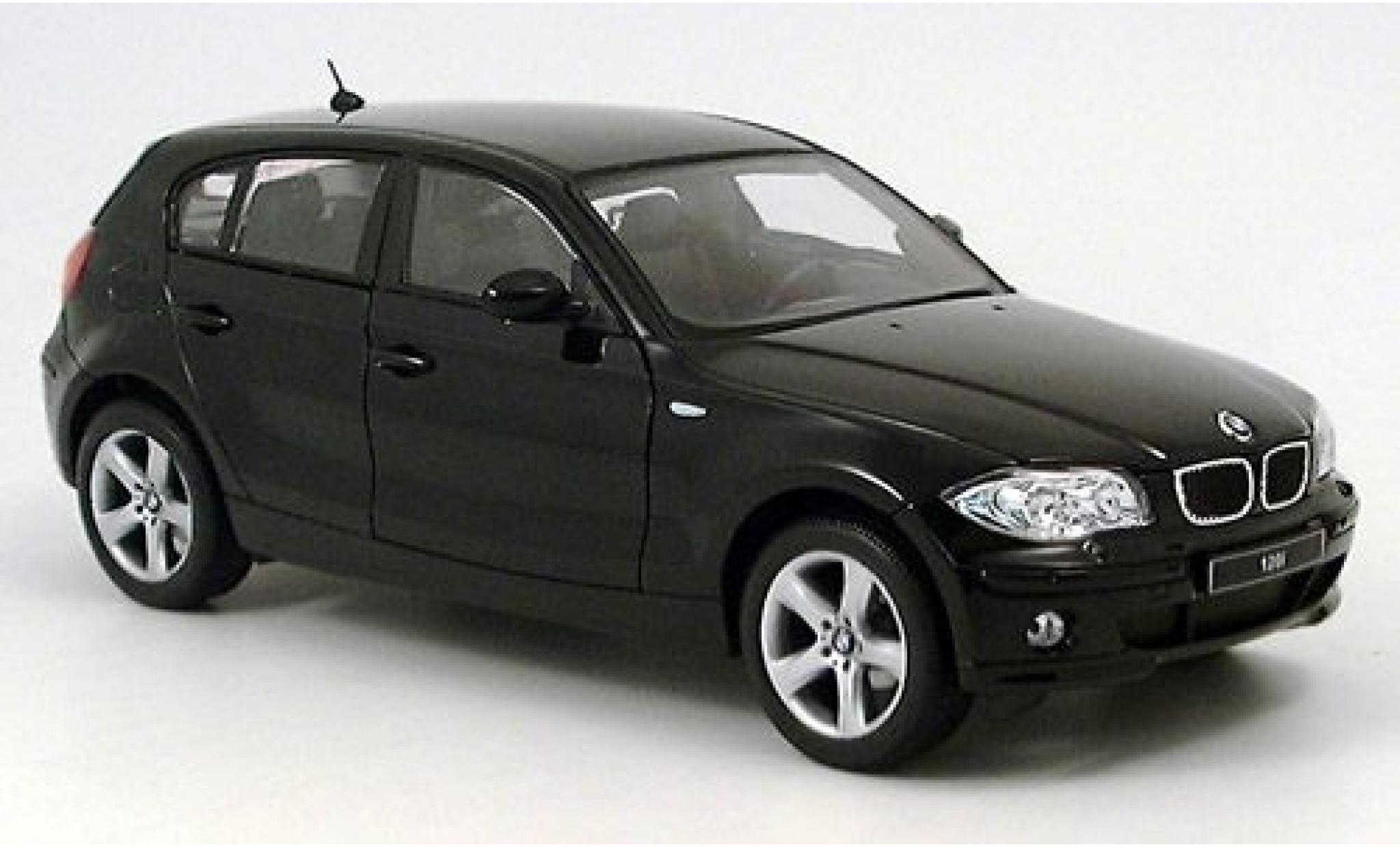 Bmw 120 1/18 Welly i zwart 1:18 modelauto