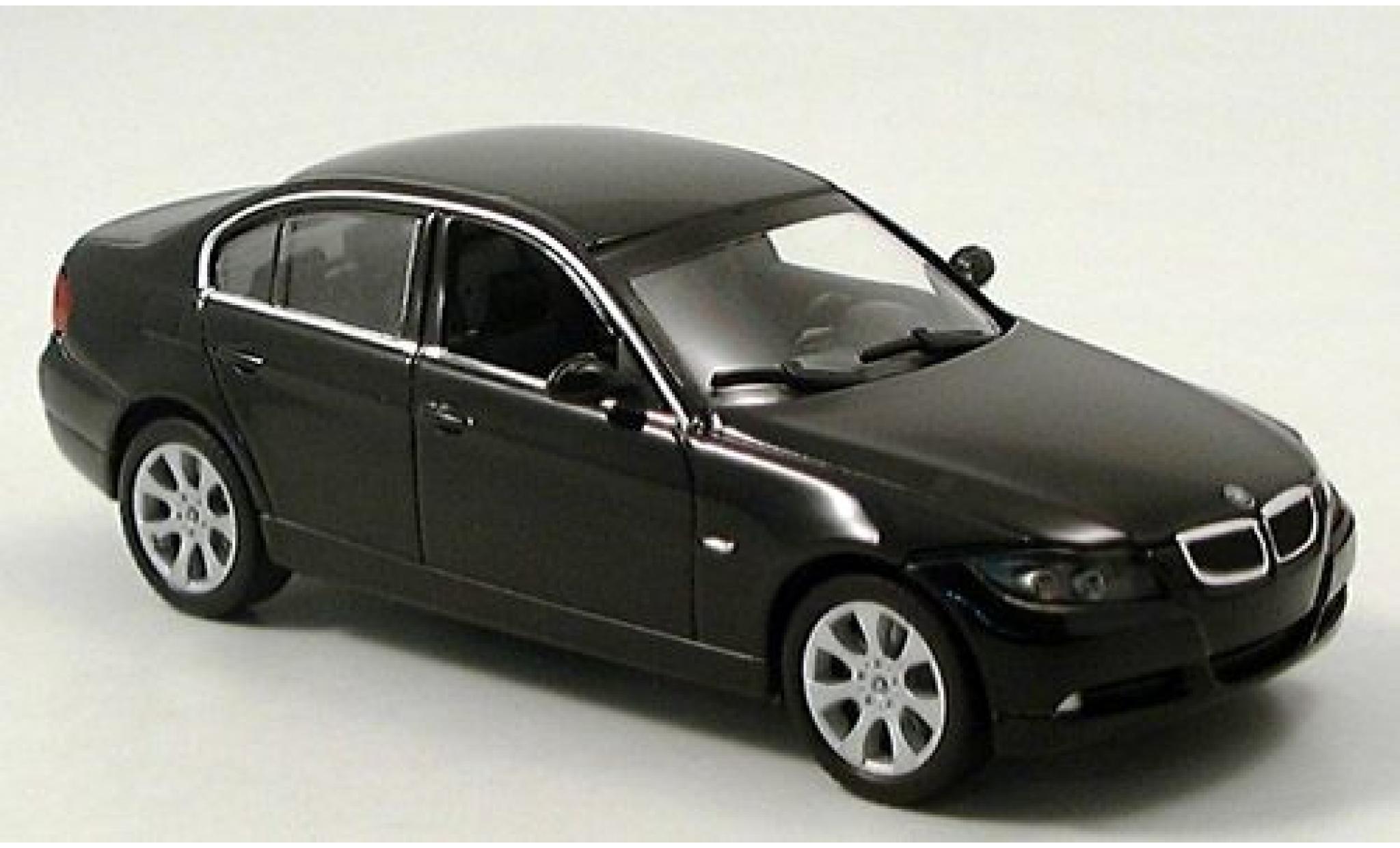 Bmw 330 1/43 Welly i zwart 1:43 modelauto