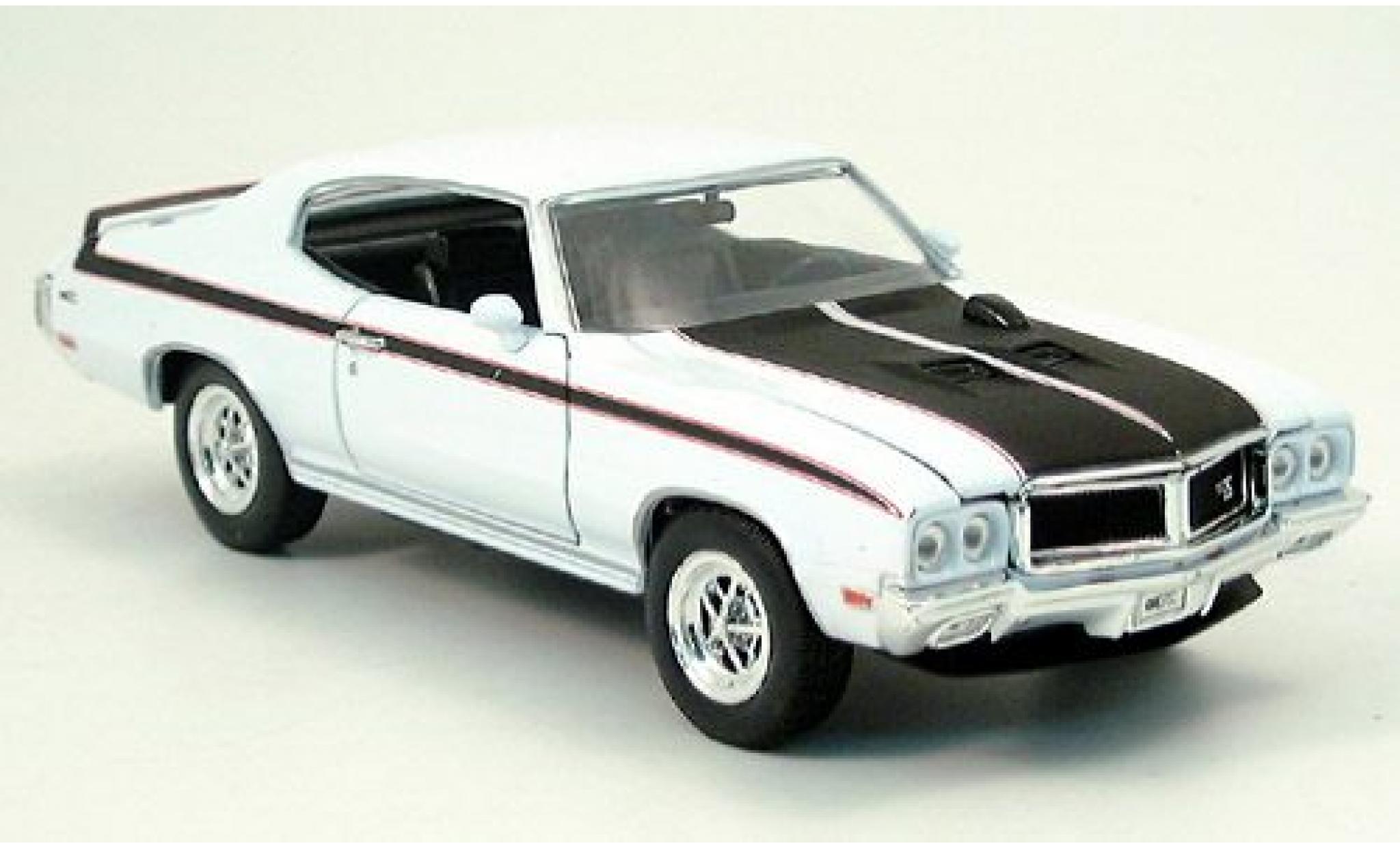 Buick GS 1/24 Welly X wit/zwart 1970 modelauto