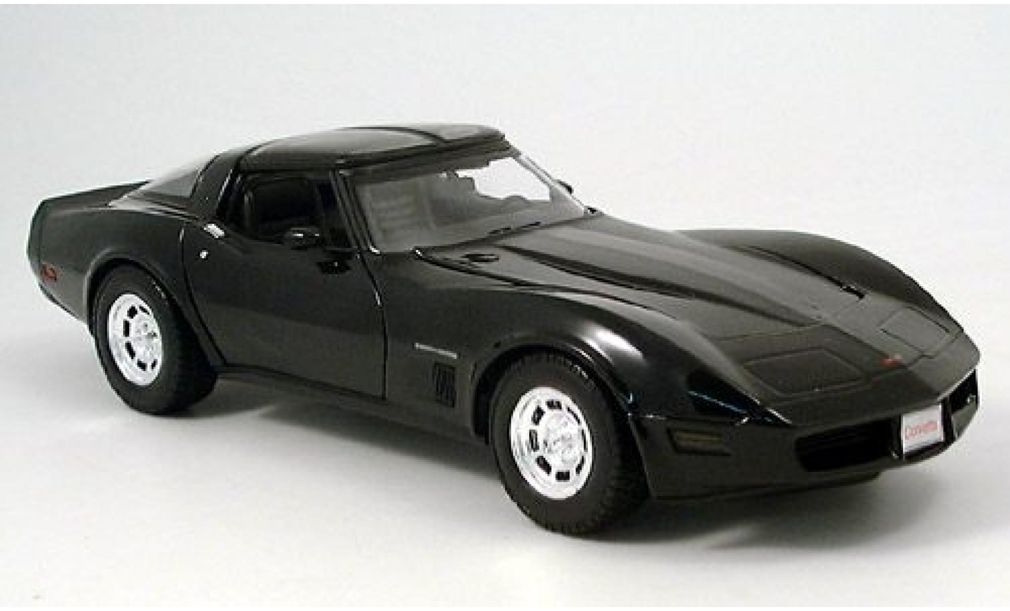 Chevrolet Corvette 1/18 Welly Coupe zwart 1982 1:18 modelauto