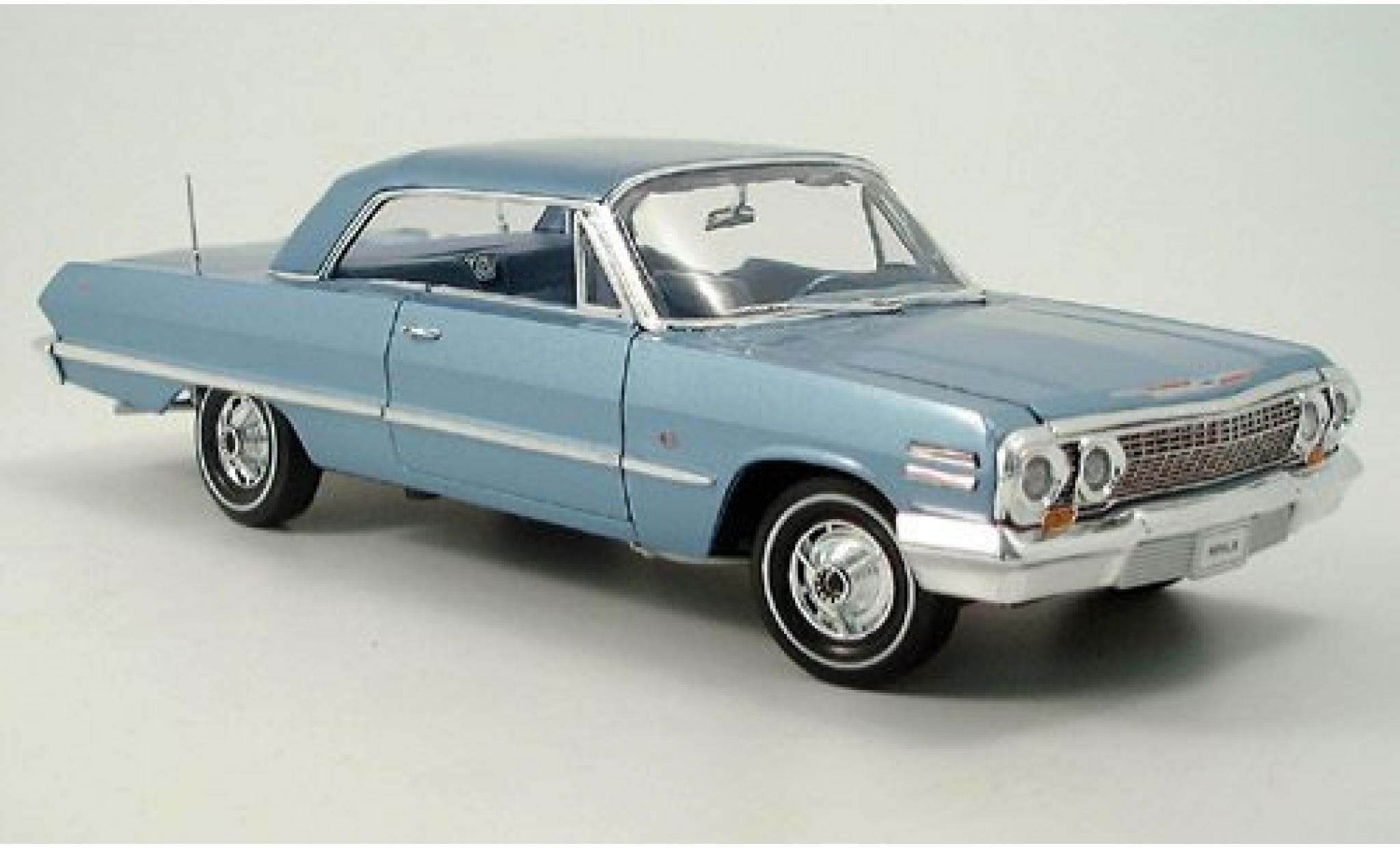 Chevrolet Impala 1/18 Welly geschlossen met. blauw 1:18 modelauto