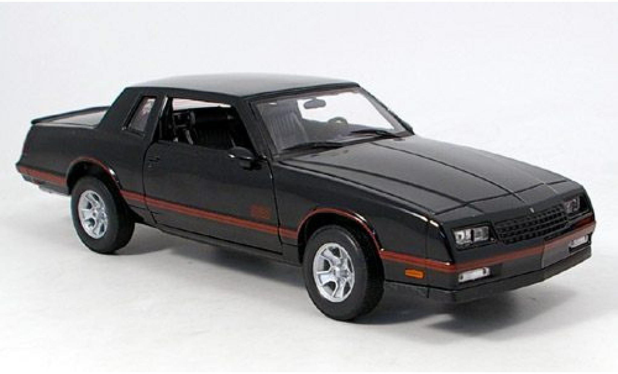 Chevrolet Monte Carlo 1/18 Welly SS zwart 1987 1:18 modelauto