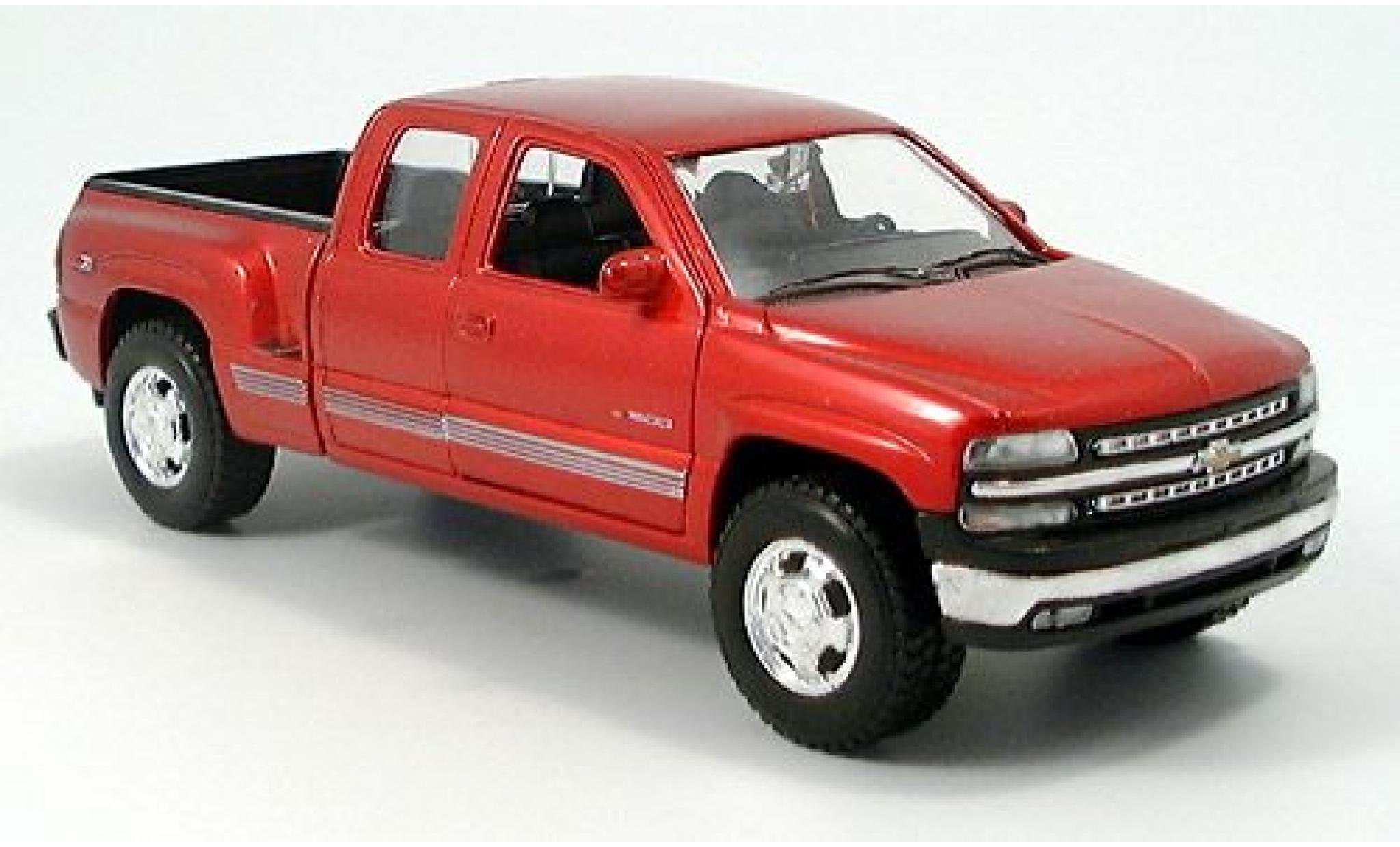 Chevrolet Silverado 1/24 Welly Extended Cab rood 1:24 modelauto