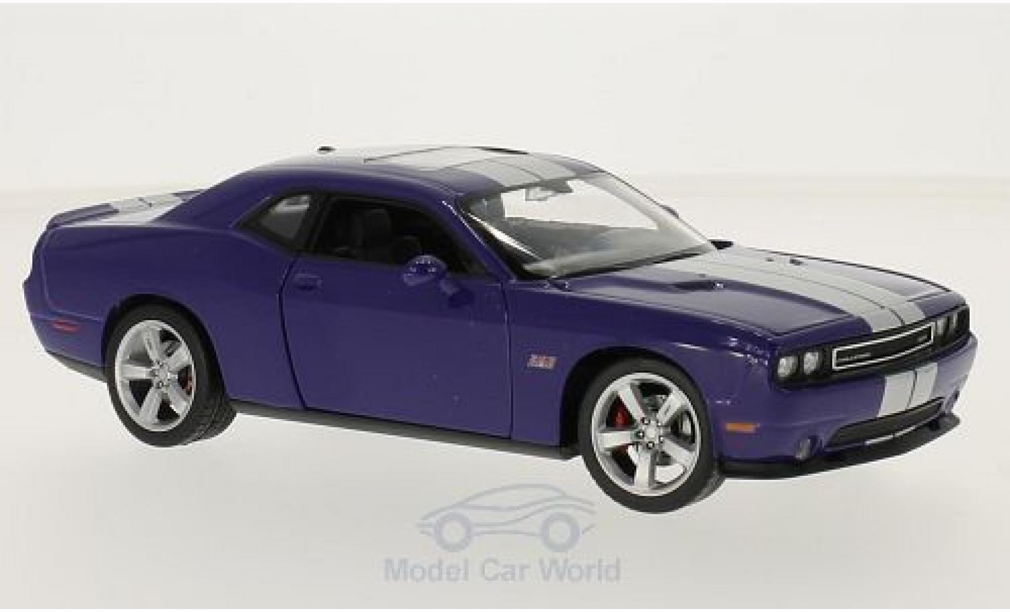 Dodge Challenger 1/24 Welly SRT lila/grijs 2012 modelauto