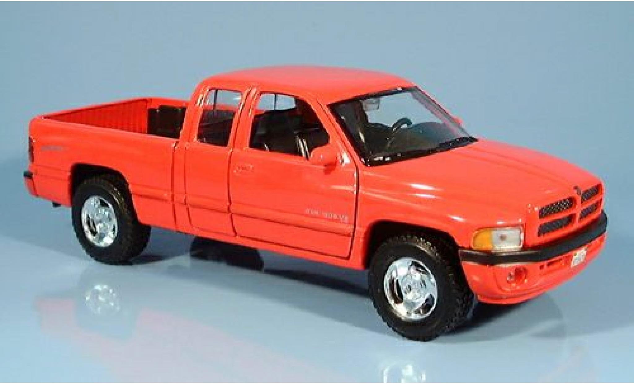 Dodge RAM 1/24 Welly Ram 1500 Sport rood 2002 1:24 modelauto