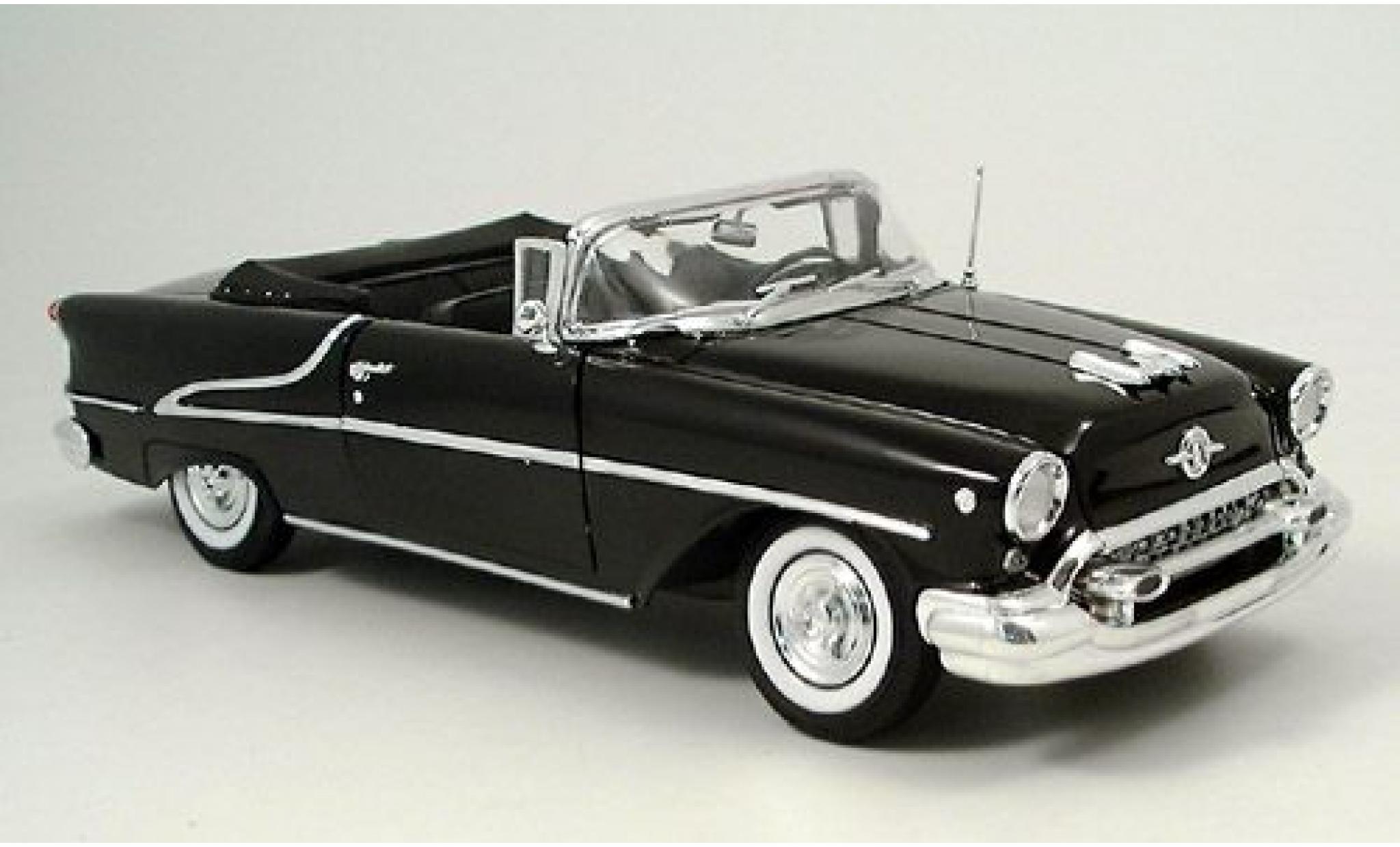 Oldsmobile Super 88 1/18 Welly Cabriolet zwart 1955 1:18 modelauto