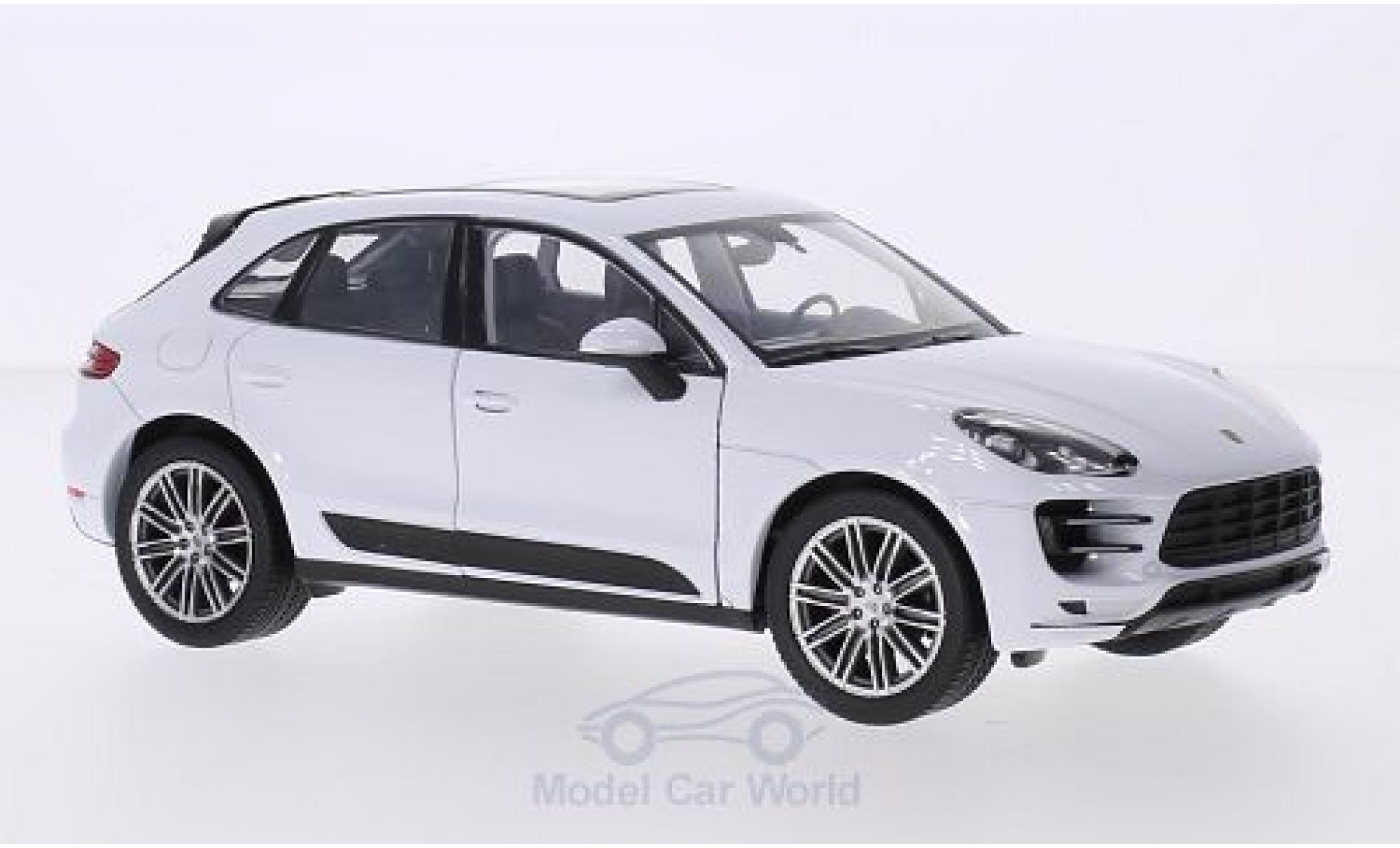 Porsche Macan Turbo 1/24 Welly Turbo wit modelauto