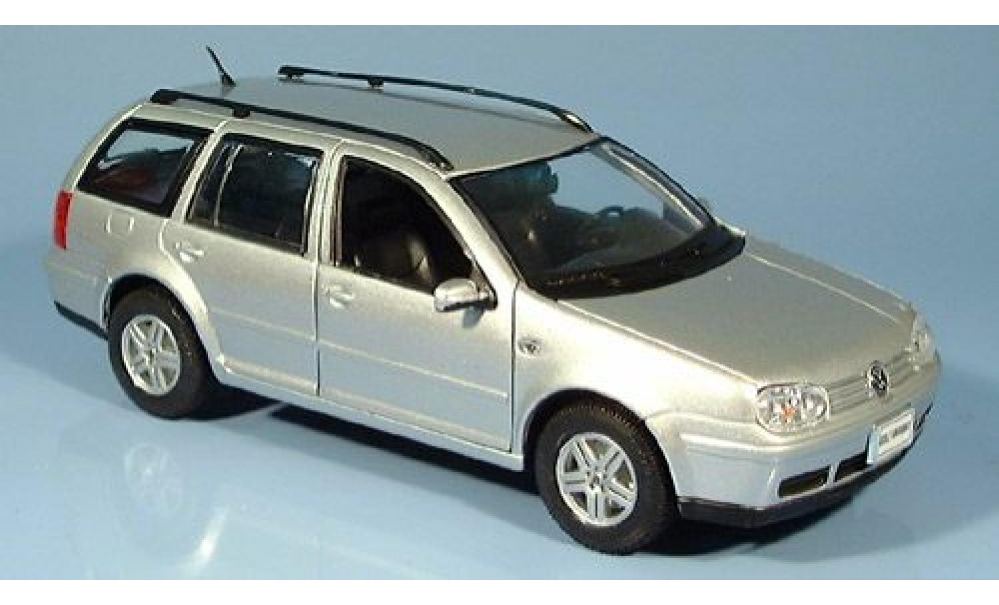 Volkswagen Golf 1/24 Welly Variant grijs 2001 1:24 modelauto