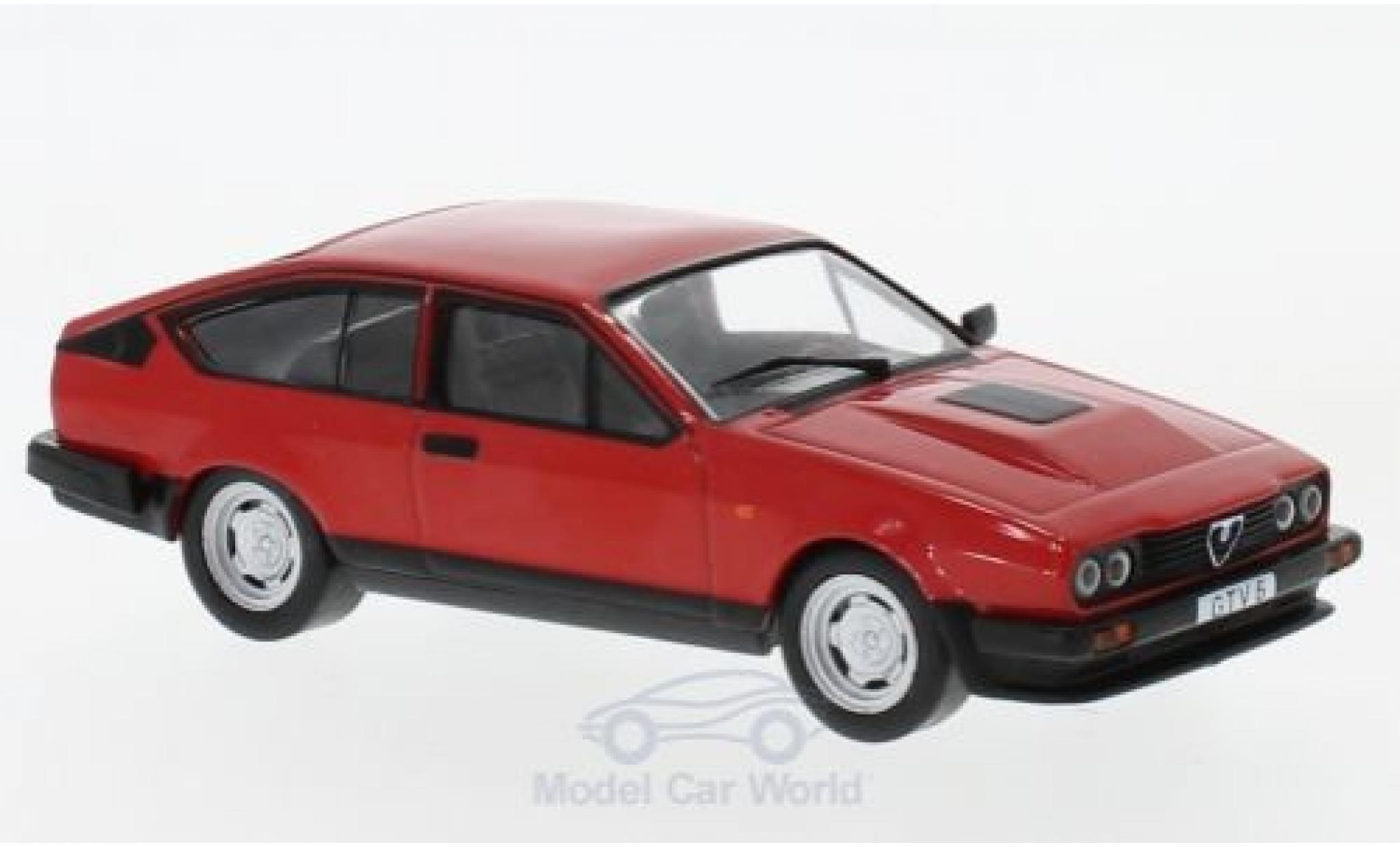 Alfa Romeo GT 1/43 WhiteBox V 6 rood 1985 modelauto