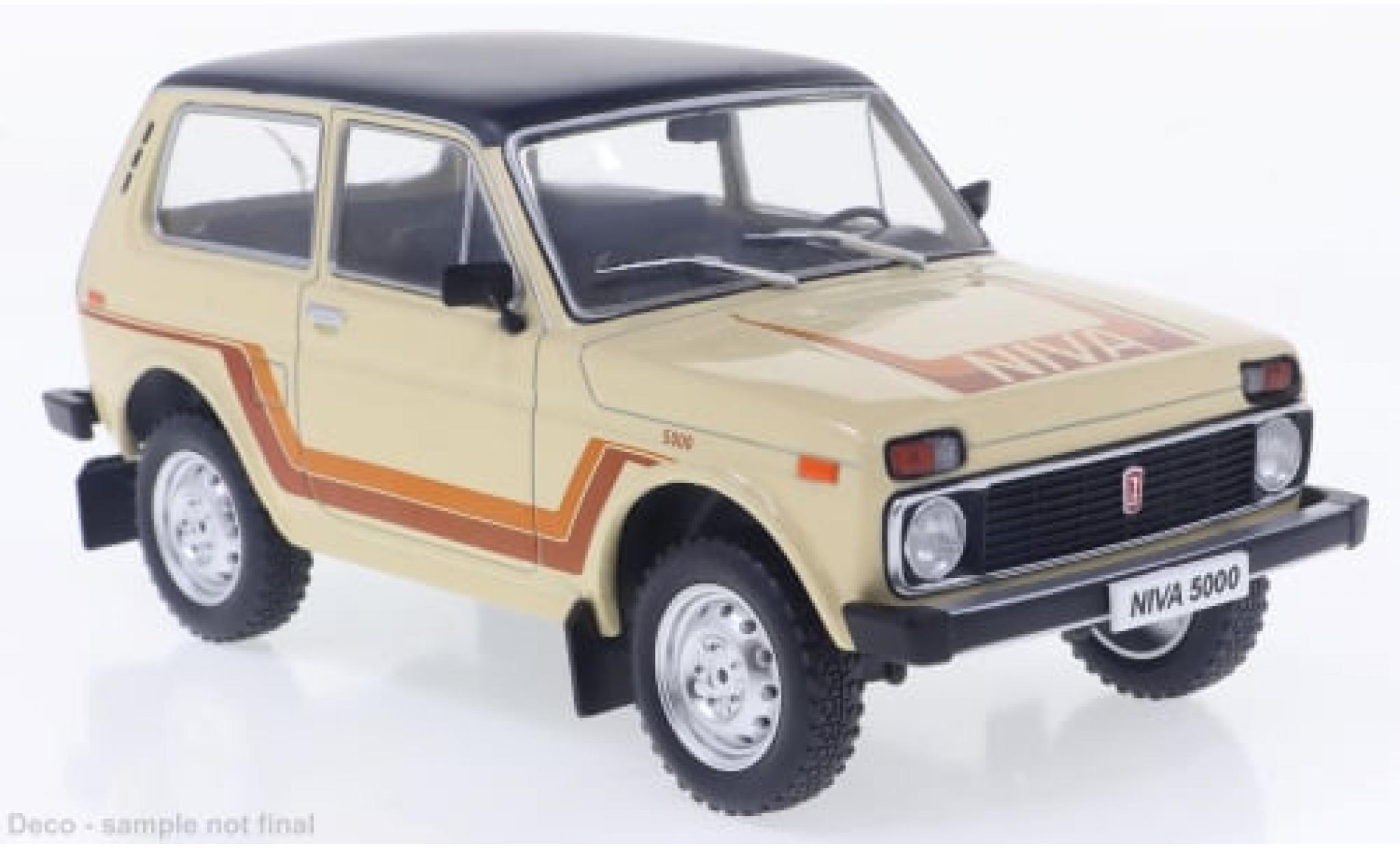 Lada Niva 1/24 WhiteBox 5000 beige/Dekor 1980 1:24 modelauto