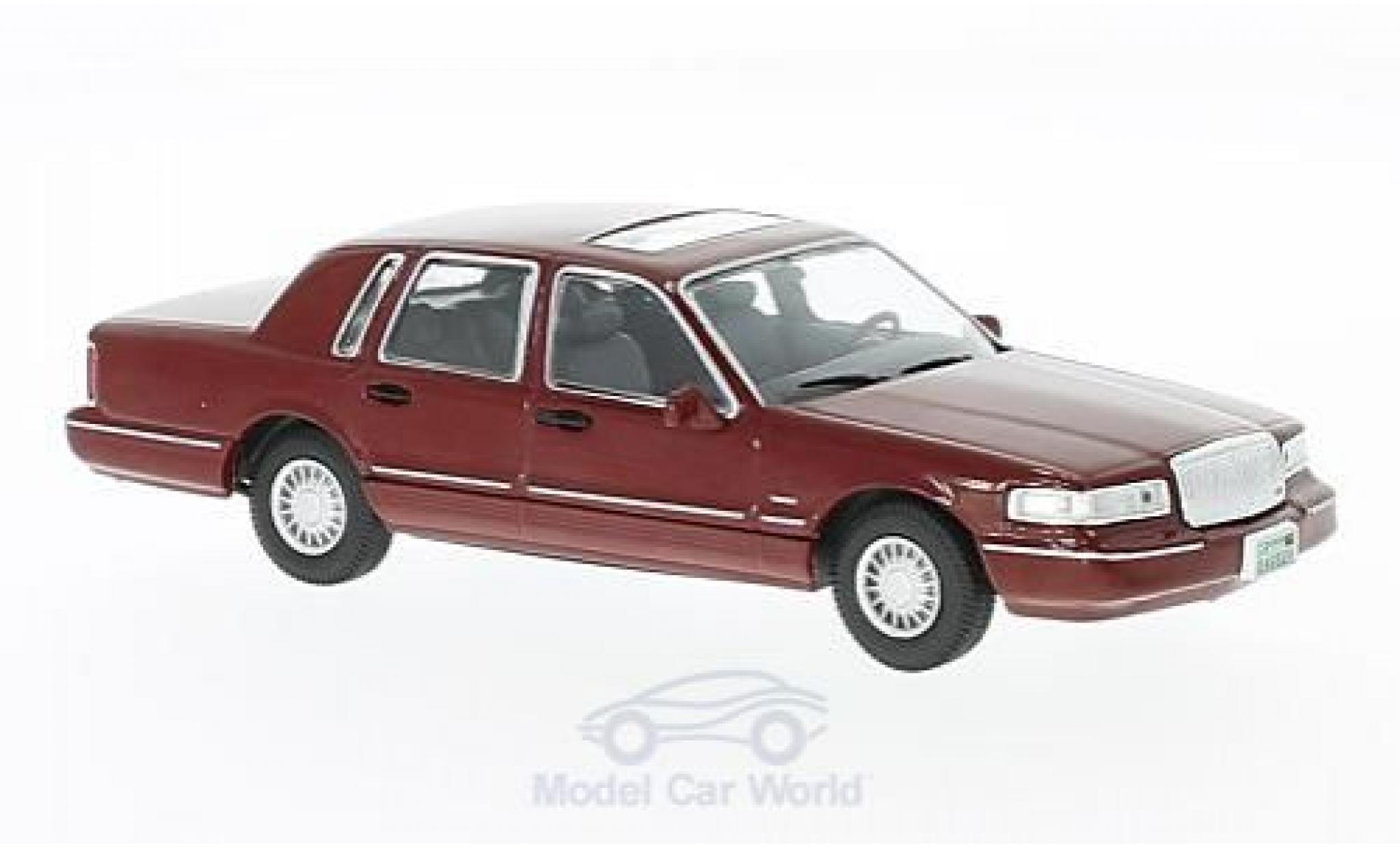 Lincoln Town Car 1/43 WhiteBox rood 1996 modelauto