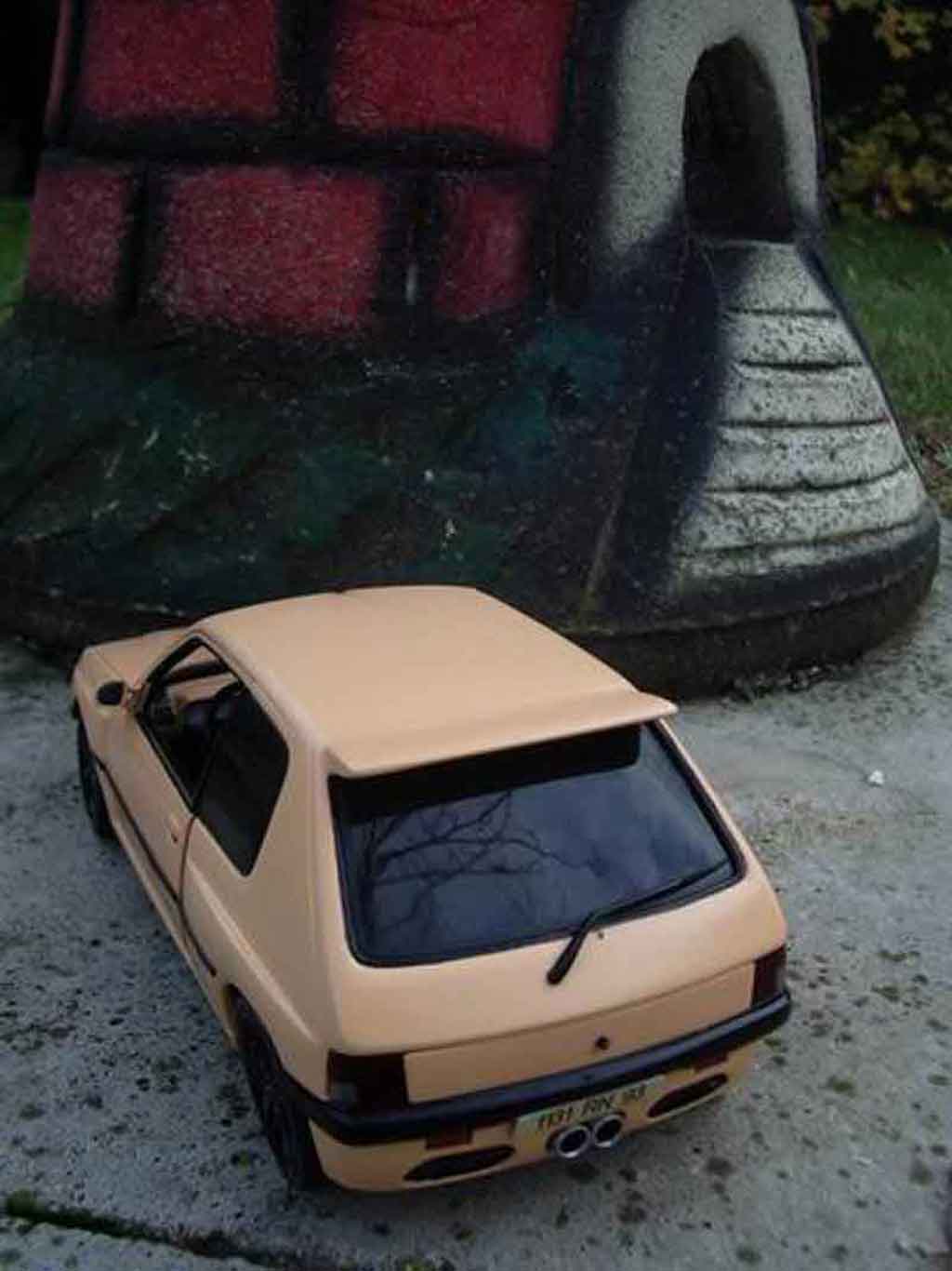 Peugeot 205 GTI Auto Tuning 93 abricot 1/18 Solido