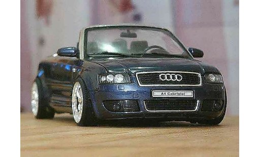 Audi A4 cabriolet 1/18 Welly german look modelauto