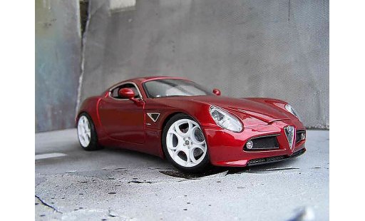 Alfa Romeo 8C competizione 1/18 Welly rood modelauto
