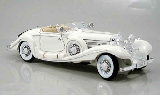 Mercedes 500 Base 1/18 Maisto wit maharajah 1936 modelauto