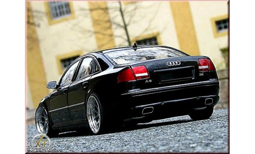 Audi A8 berline 1/18 Kyosho zwart jantes 20 pouces modelauto