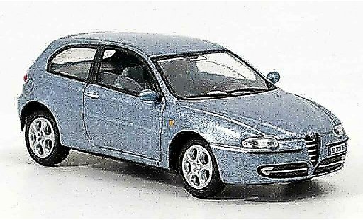Alfa Romeo 147 berlina 1/43 Solido blauw 2000 modelauto