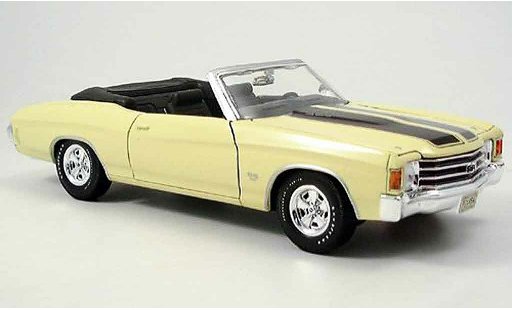 Chevrolet Chevelle SS 1/18 Maisto 1972 SS454 geel modelauto