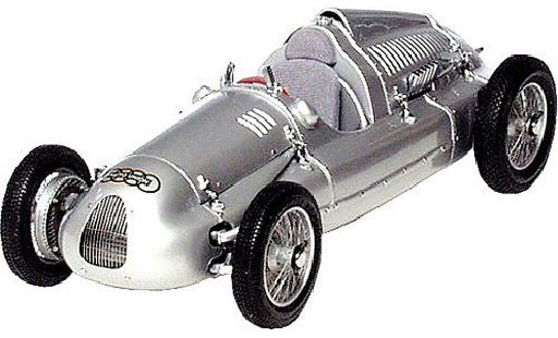 Auto Union Typ D course 1/18 CMC 1938 modelauto