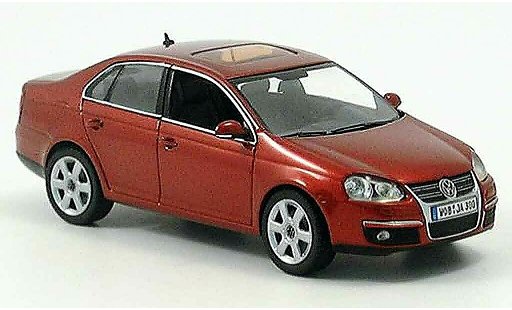 Volkswagen Jetta Base 1/43 Schuco rood 2005 modelauto