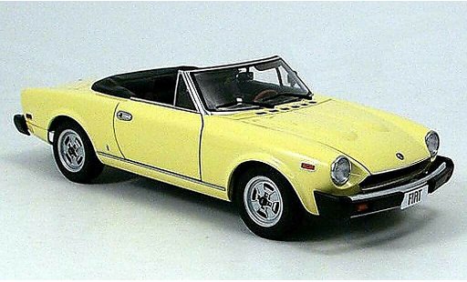 Fiat 124 Sport Spider 1/18 Autoart cs amer. version 1980 modelauto
