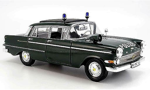 Opel Kapitan P2.6 1/18 Revell politie 1961 modelauto