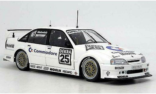Opel Omega DTM 1/18 Minichamps 3000 24v niedzwiedz 1991 modelauto