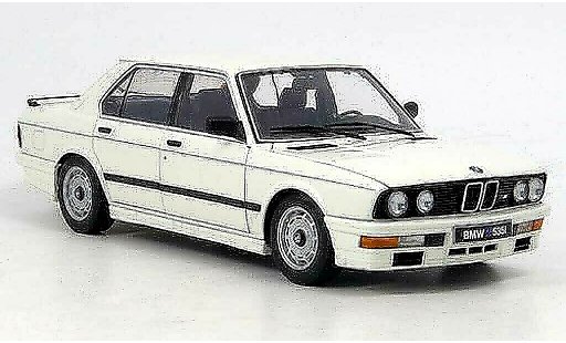 Bmw M5 berline 1/18 Autoart E28 535i wit 1985 modelauto