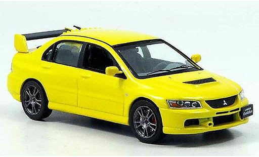 Mitsubishi Lancer Evolution IX 1/43 IXO geel 2006 modelauto