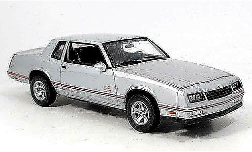 Chevrolet Monte Carlo SS 1/18 Welly grijs modelauto