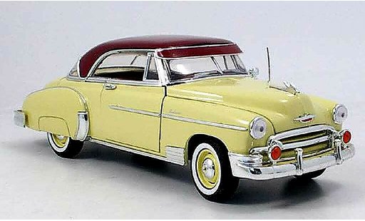 Chevrolet Bel Air Coupe 1/18 Motormax 1950 beige rood modelauto
