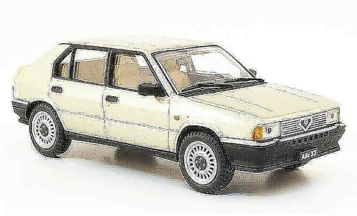 Alfa Romeo 33 1.3 1/43 Pego beige 1983 modelauto
