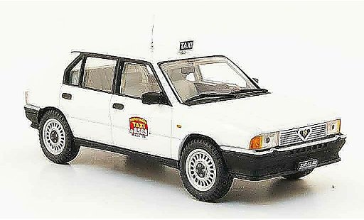 Alfa Romeo 33 1.3 1/43 Pego wit taxi mailand modelauto