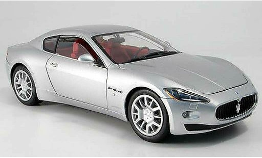 Maserati Gran Turismo Base 1/18 Mondo Motors grijs metallic modelauto