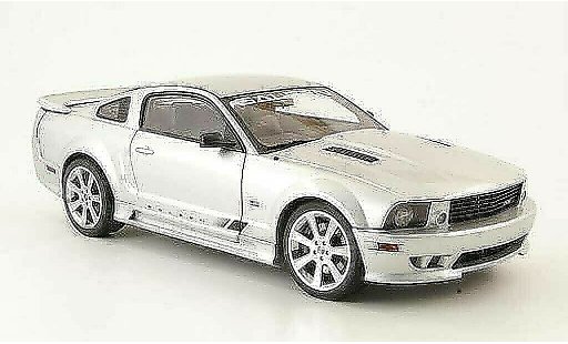 Saleen S281 Base 1/18 Autoart s281 grijs metallized modelauto