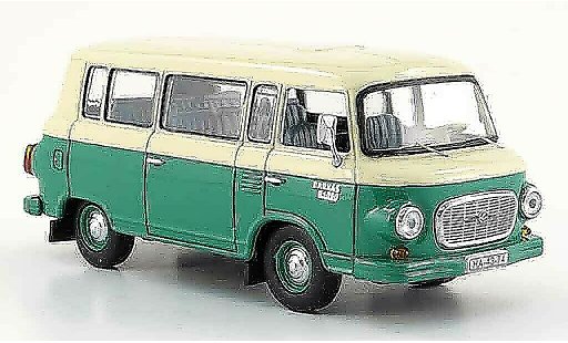 Barkas B 1000 minibus 1/43 IST Models groen beige 1965 modelauto