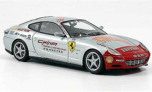 Ferrari 612 Scaglietti 1/43 Look Smart grijs metallic rood 15000 rood miles tour modelauto